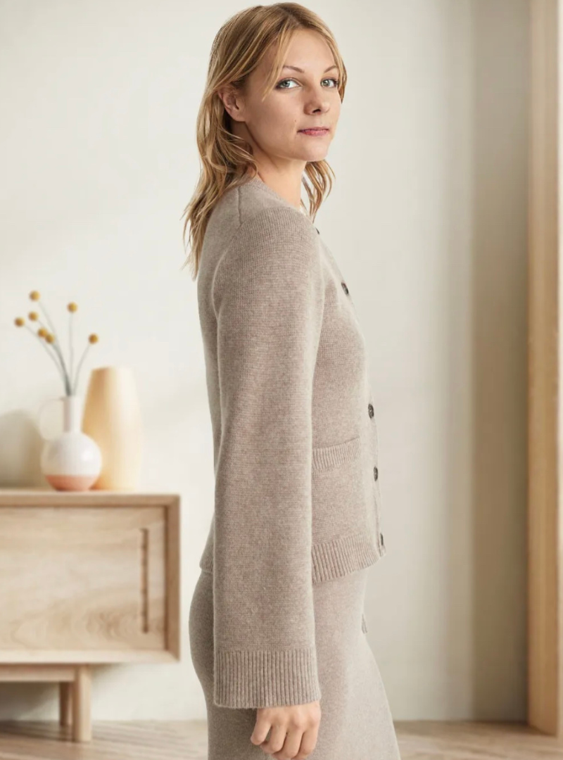Alice - Elegant Cardigan