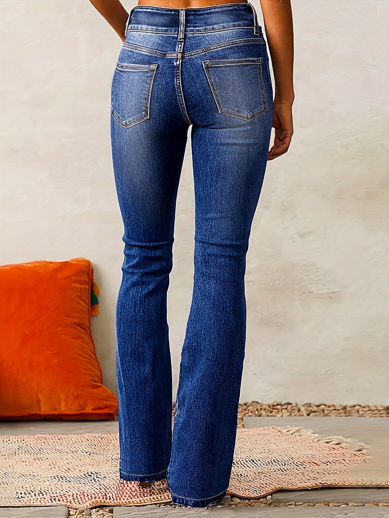 Aya - Elegant Fitted Jeans